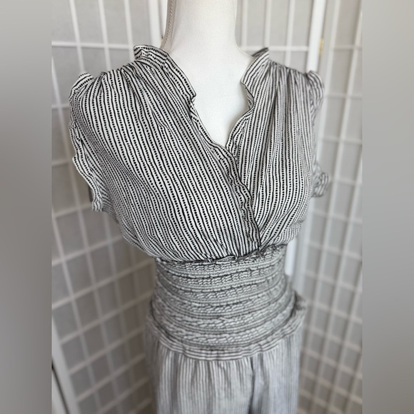 Max Studio V-Neck Smocked Waist Jumpsuit | X-Small - Picture 6 of 7